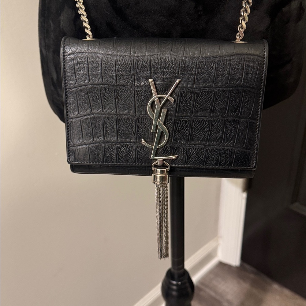 Saint Laurent Kate Tassel Chain Wallet – Black Croc Embossed Leather